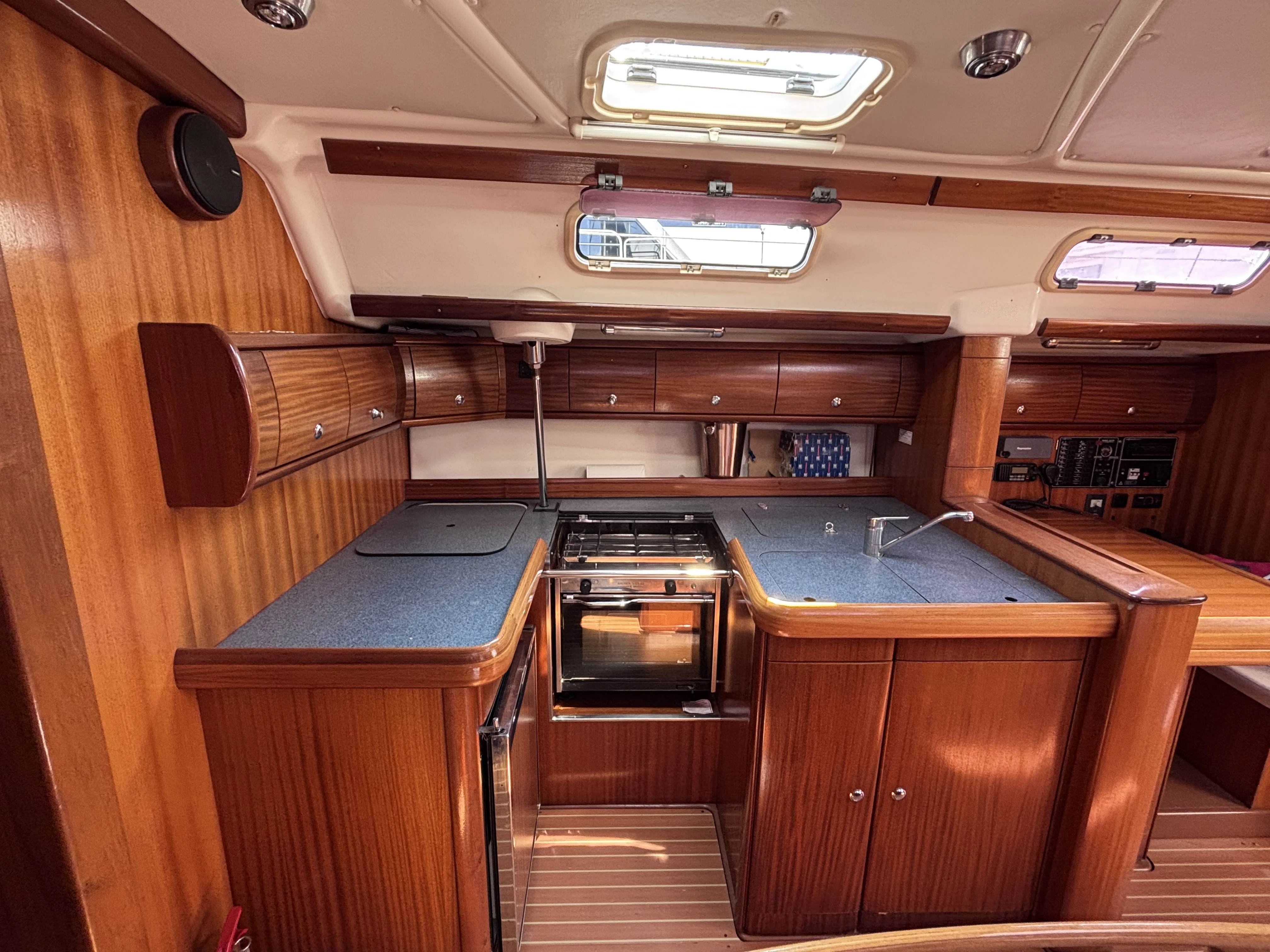 WeSea-Boats-Bavaria-49-J3-680a1089e75c7.webp