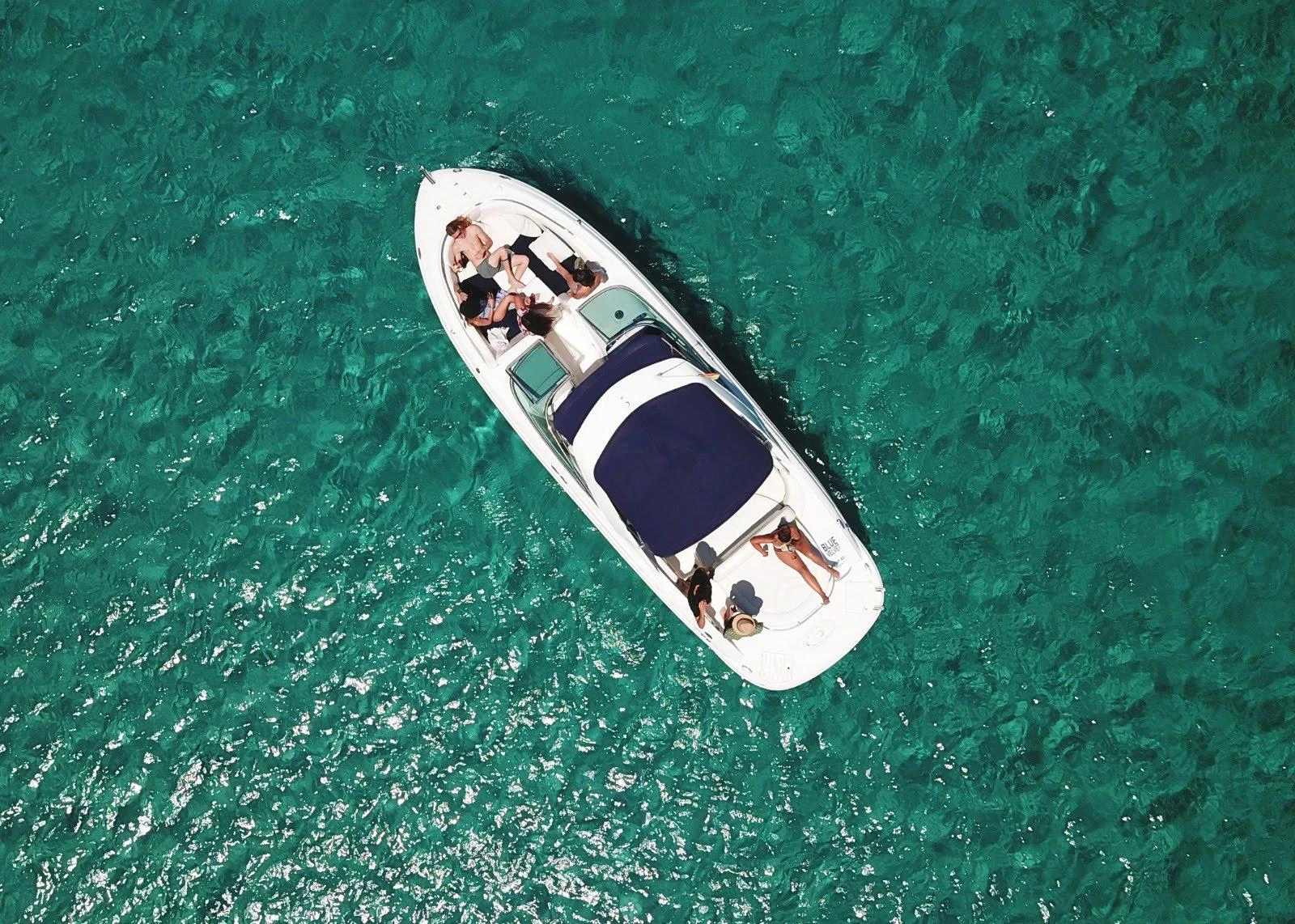 WeSea-Boats-Blue-Velvet-67e2a02984e47.webp