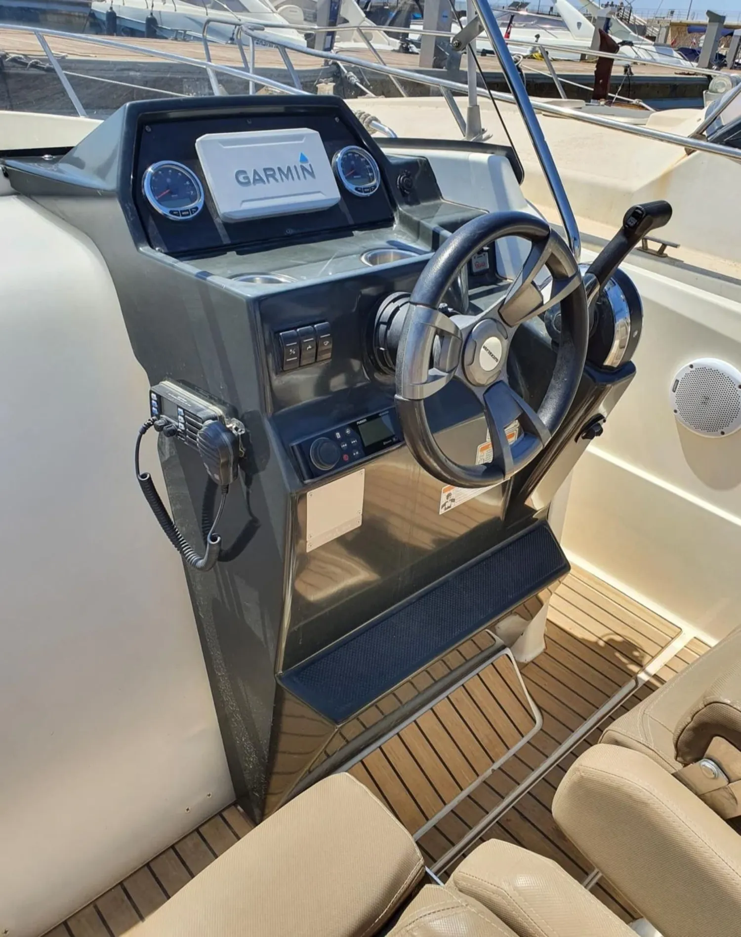 WeSea-Boats-Canariona-68315f408e45d.webp