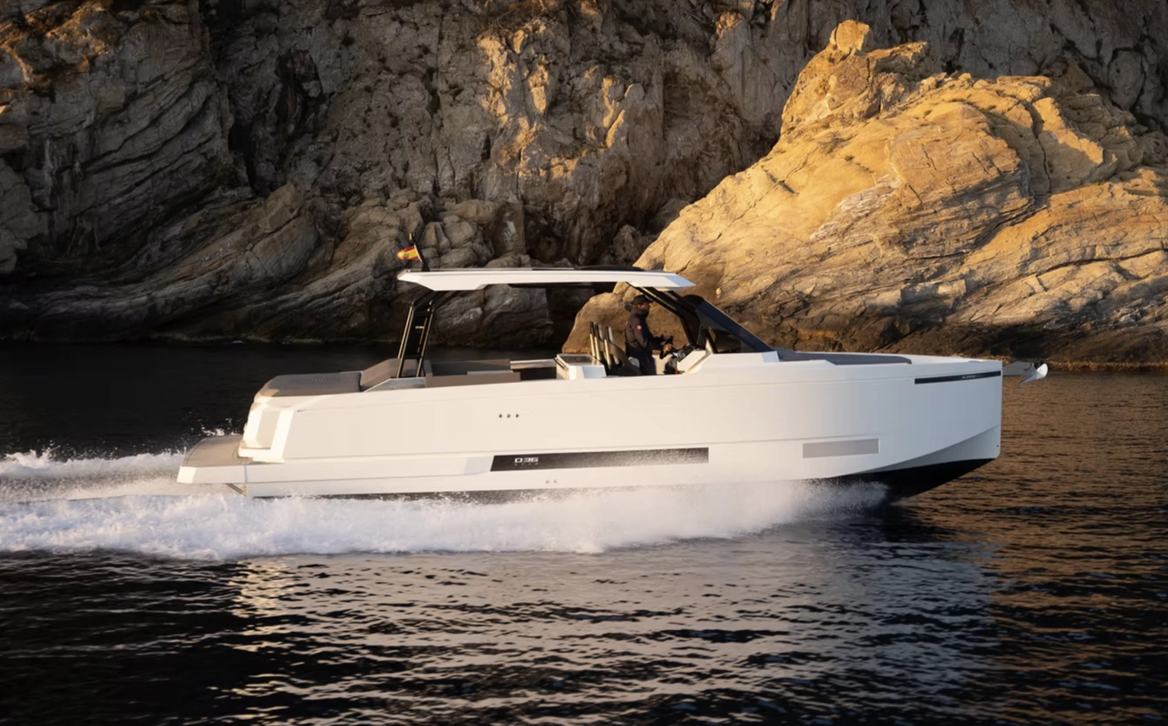 WeSea-Boats-De-Antonio-36-hard-top-67f77ac8cd15b.webp