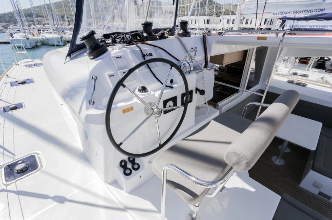 WeSea-Boats-Esmeralda-67fe38cd4a4df.webp