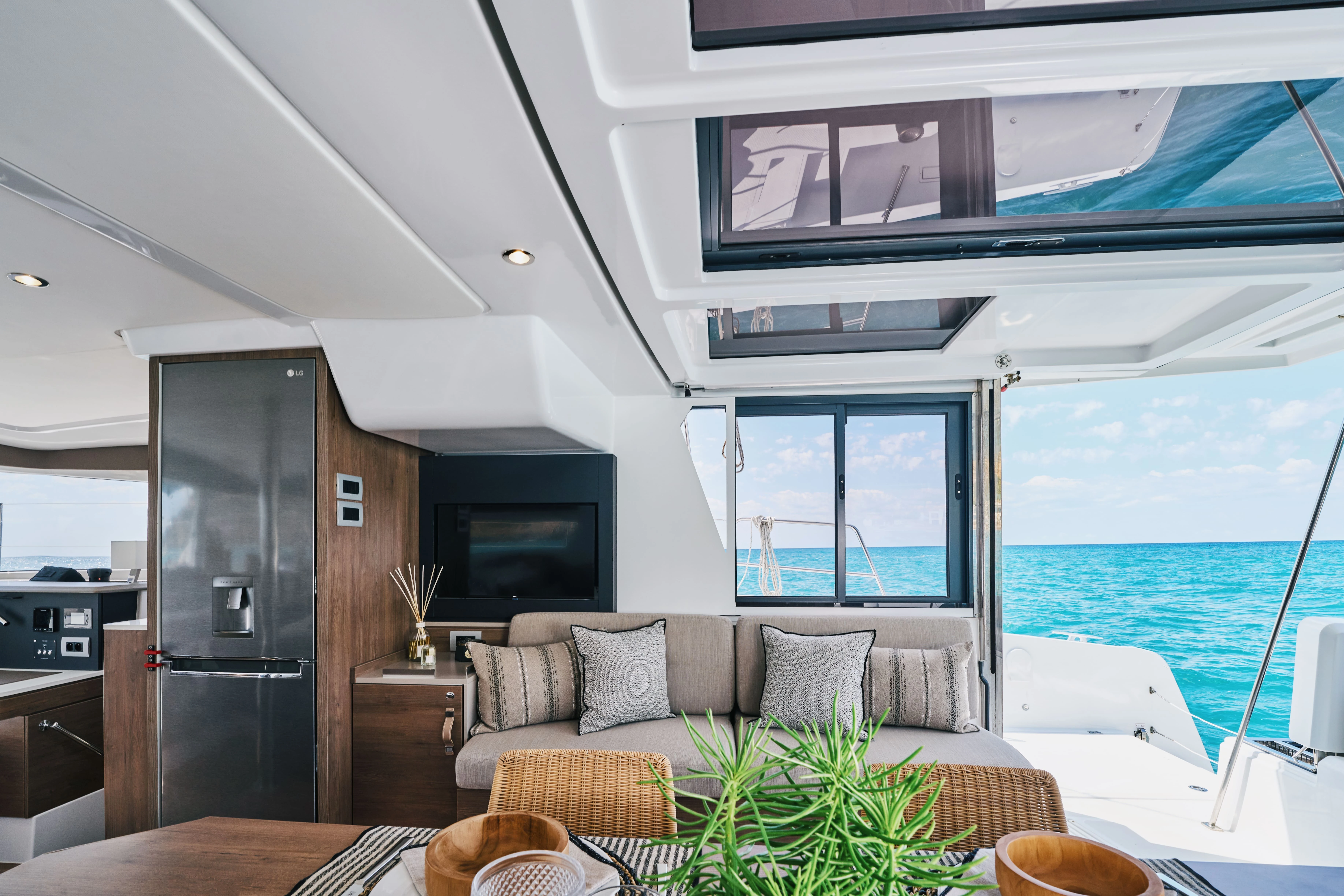 WeSea-Boats-Manuela-680f40a1d6dc0.webp