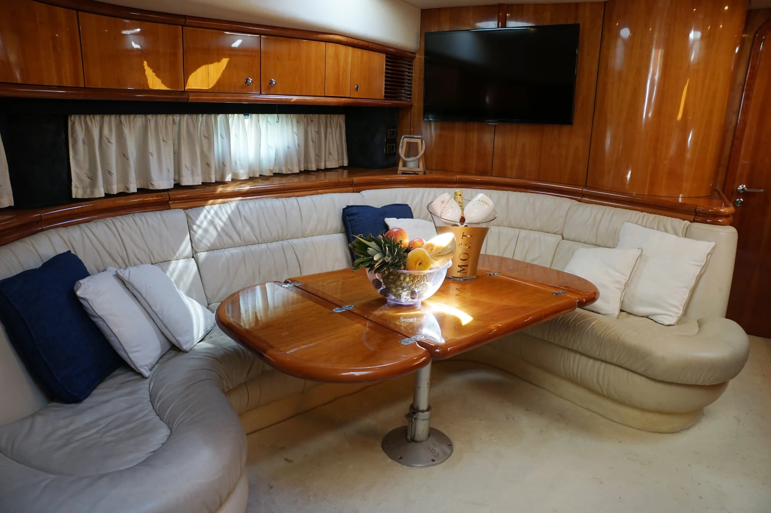 WeSea-Boats-Menphis-689c88f736cb0.webp