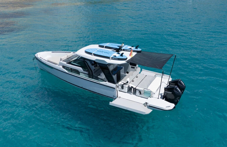 WeSea-Boats-Saxdor-320-67f77b8e29e2e.webp