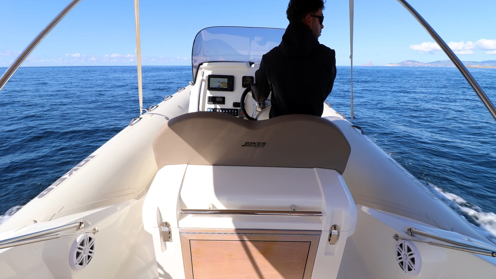 WeSea-Boats-Tina-67ebeb1a75c3f.webp