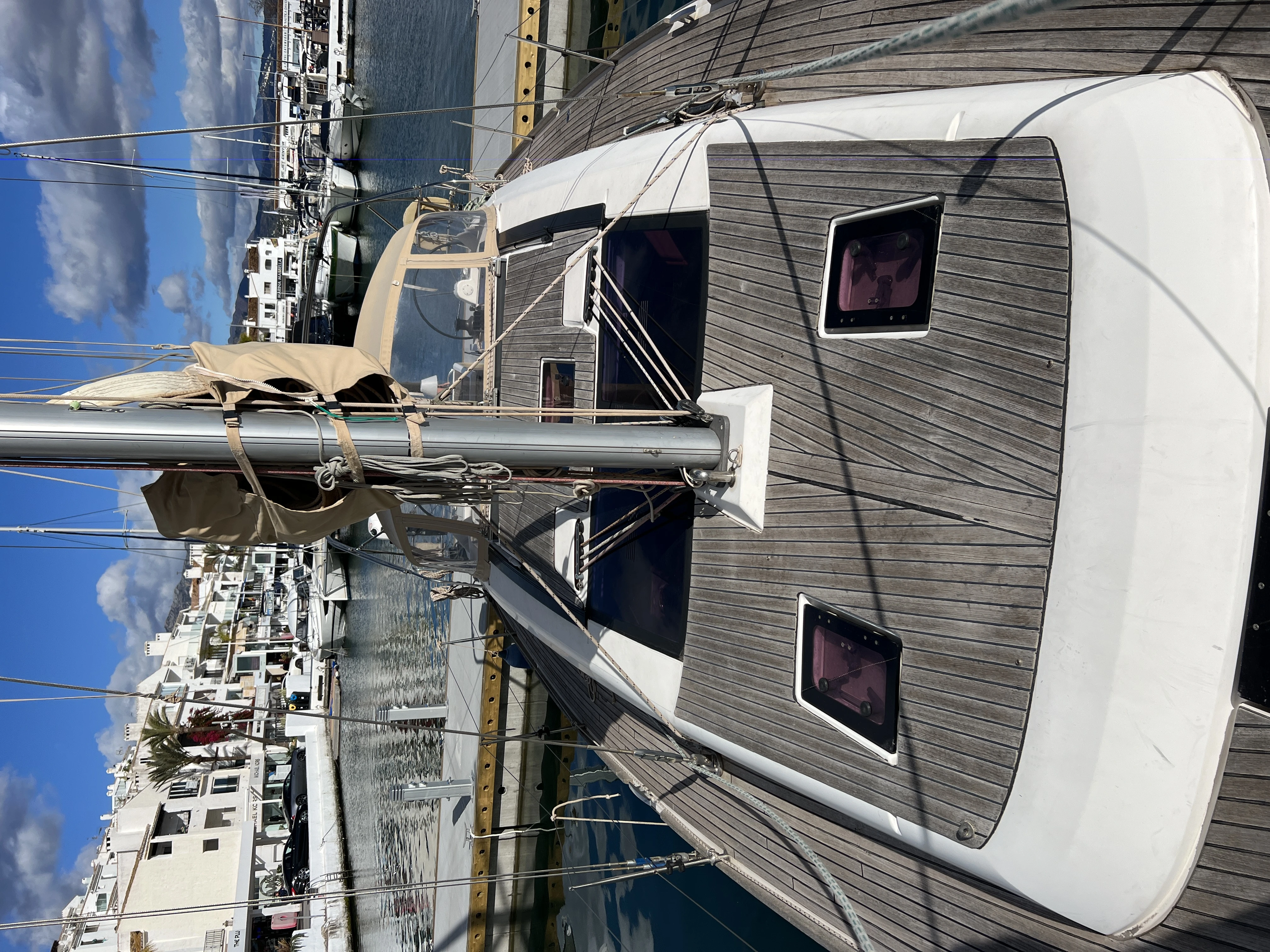 WeSea-Boats-Varuna-6831e4e1c8dc2.webp