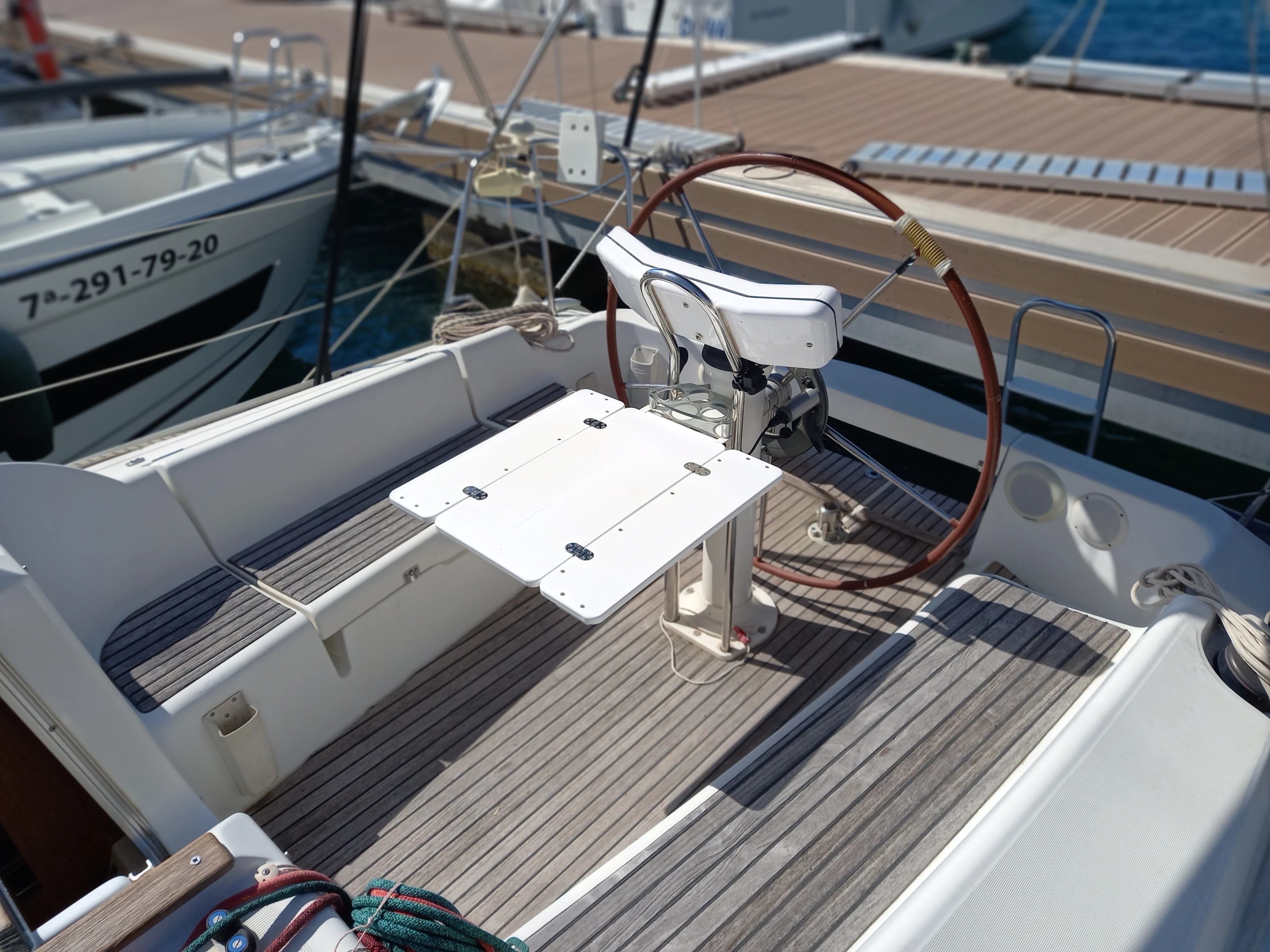 WeSea-Boats-YAKO-II-67efec8223ea3.webp