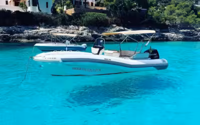 🚤 Live an Unforgettable Day at sea with Your Friends