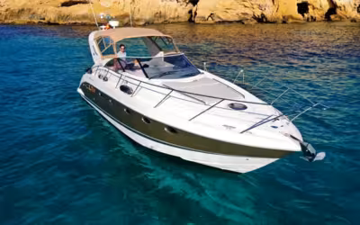🌊✨ Discover Pristine Beaches with This Luxurious Yacht 🚤