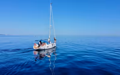⛵ PRIVATE SAILBOAT IN PUERTO BANÚS, AN UNFORGETTABLE EXPERIENCE
