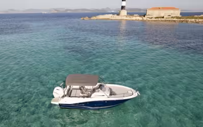 Barco privado en Ibiza y Formentera para pasar el día · Cap Camarat 6.5 Bela