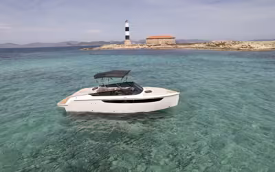 Boat Experience to Enjoy the Sea in Ibiza & Formentera · Cranchi E26 Just Fun