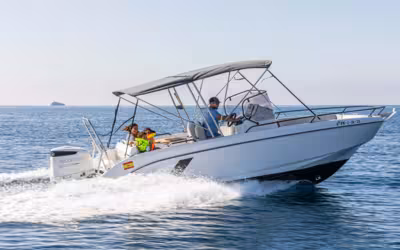 Private Boat Tour aboard a Beneteau Flyer 8!