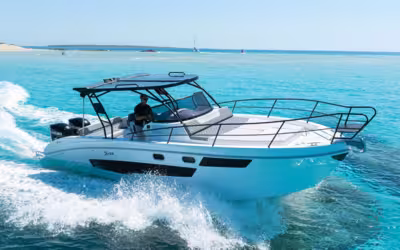 Saver 870 WA for boat charter in Ibiza.