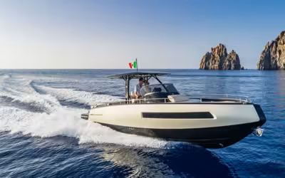🌟 Invictus 280 GT – Power & Elegance