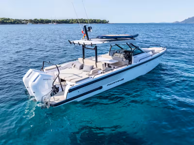 uploads/boats/WeSea-Boats-axopar-37-697b2e514c2c3.avif